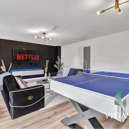 Modern Spacious 4 Bed - Pool Table, Ps4, 4x Double With Vista Short Lets * Birmingham