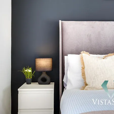 Modern Spacious 4 Bed - Pool Table, Ps4, 4x Double With Vista Short Lets Semesterbostad *