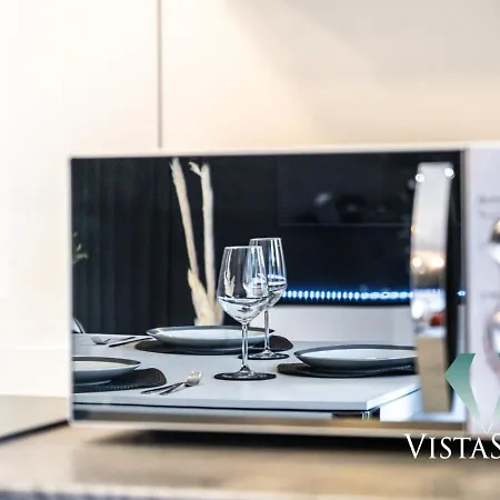 Modern Spacious 4 Bed - Pool Table, Ps4, 4x Double With Vista Short Lets *